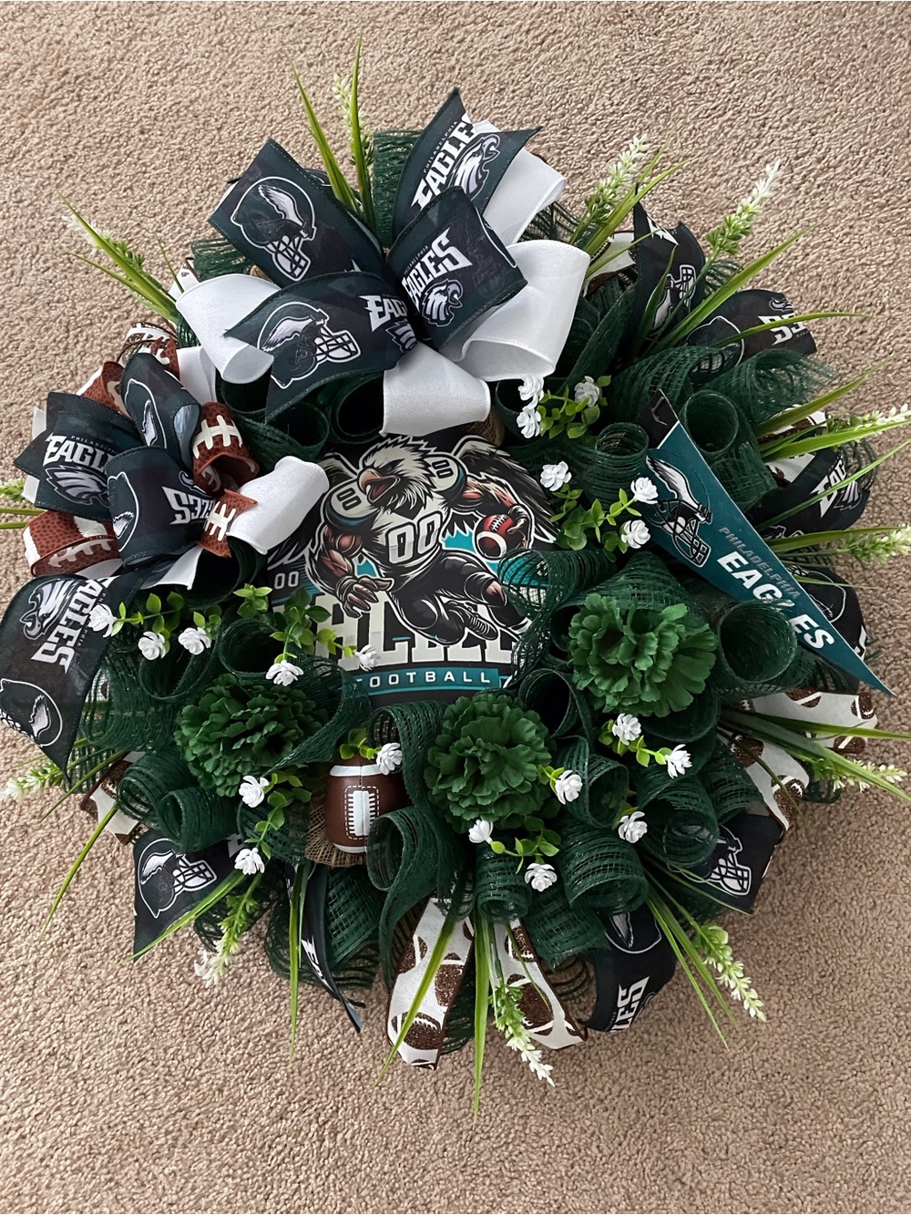 Green & White Eagles Wreath
